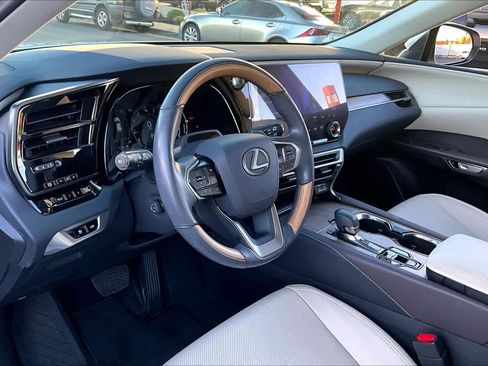 Used 2024 Lexus RX 350 Premium image 17