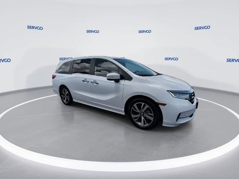 Used 2023 Honda Odyssey Touring image 2