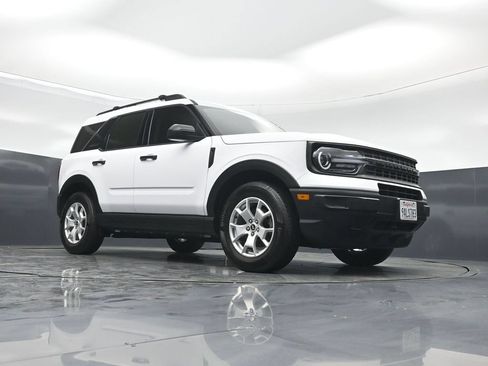 Used 2022 Ford Bronco Sport AWD/4WD image 3