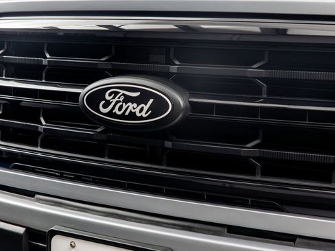 Used 2025 Ford F150 XLT w/ Equipment Group 301A Standard AWD/4WD image 4