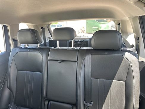 Used 2023 Volkswagen Tiguan SE FWD image 19
