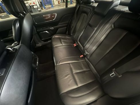 Used 2017 Lincoln Continental Select FWD image 30