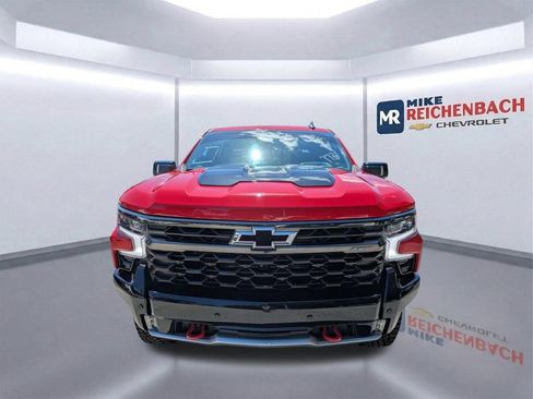 Used 2025 Chevrolet Silverado 1500 ZR2 w/ Technology Package AWD/4WD image 8