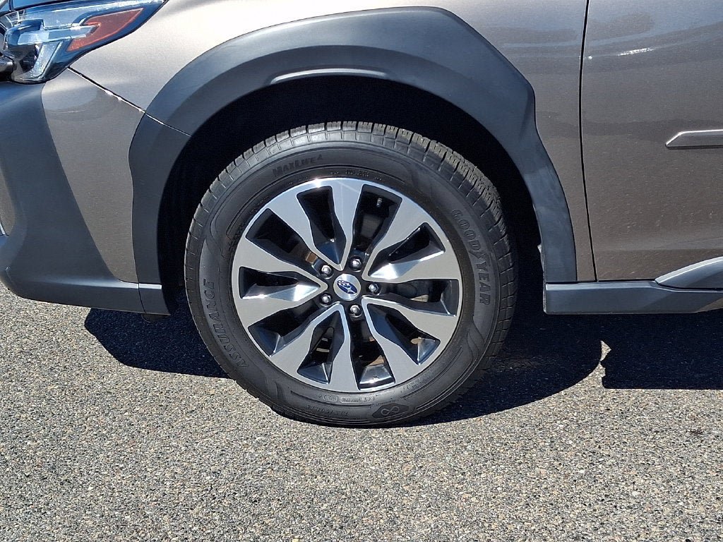 Used 2023 Subaru Outback Limited AWD/4WD image 8