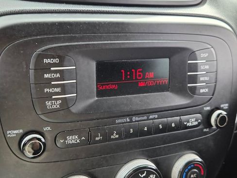 Used 2014 Kia Soul + image 15