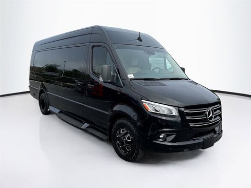 Used 2021 Mercedes-Benz Sprinter 3500 image 32