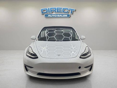 Used 2019 Tesla Model 3 Standard Range image 2