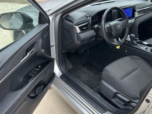 Used 2025 Toyota Camry LE image 15