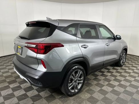 Used 2023 Kia Seltos LX image 3