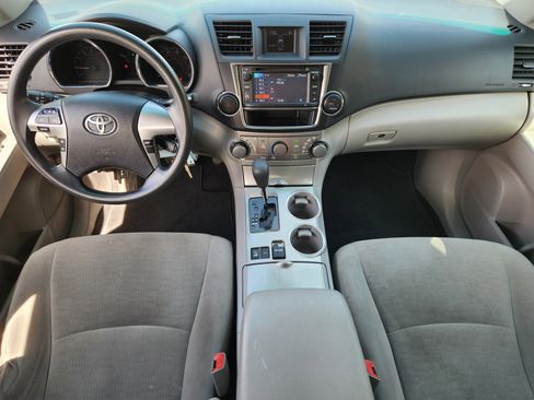 Used 2013 Toyota Highlander Plus image 13