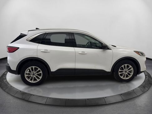 Used 2022 Ford Escape SE FWD image 4