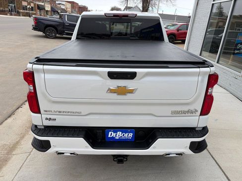 Used 2022 Chevrolet Silverado 1500 High Country w/ Z71 Off-Road Package image 4