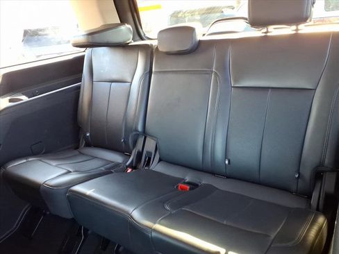 Certified 2024 Ford Expedition XLT image 7