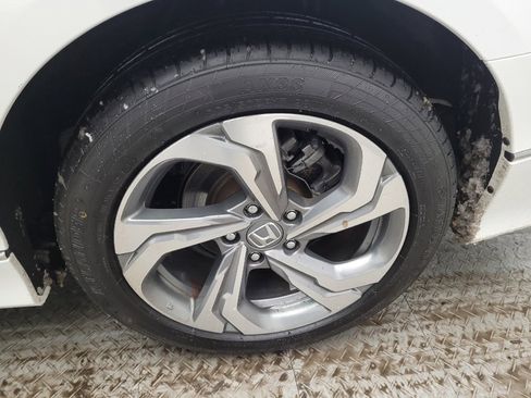 Used 2018 Honda Accord EX image 31