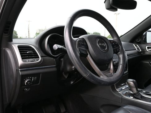 Used 2018 Jeep Grand Cherokee Limited w/ Luxury Group II AWD/4WD image 18
