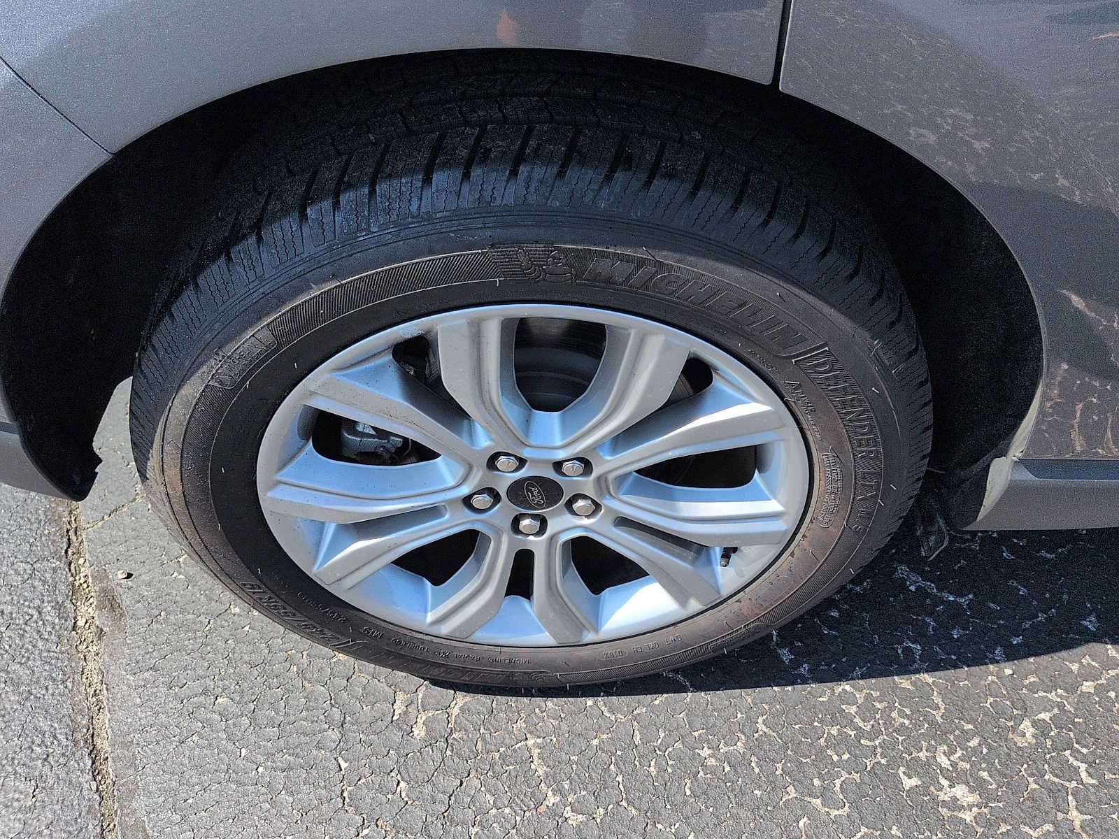 Used 2024 Ford Edge Titanium AWD/4WD image 9