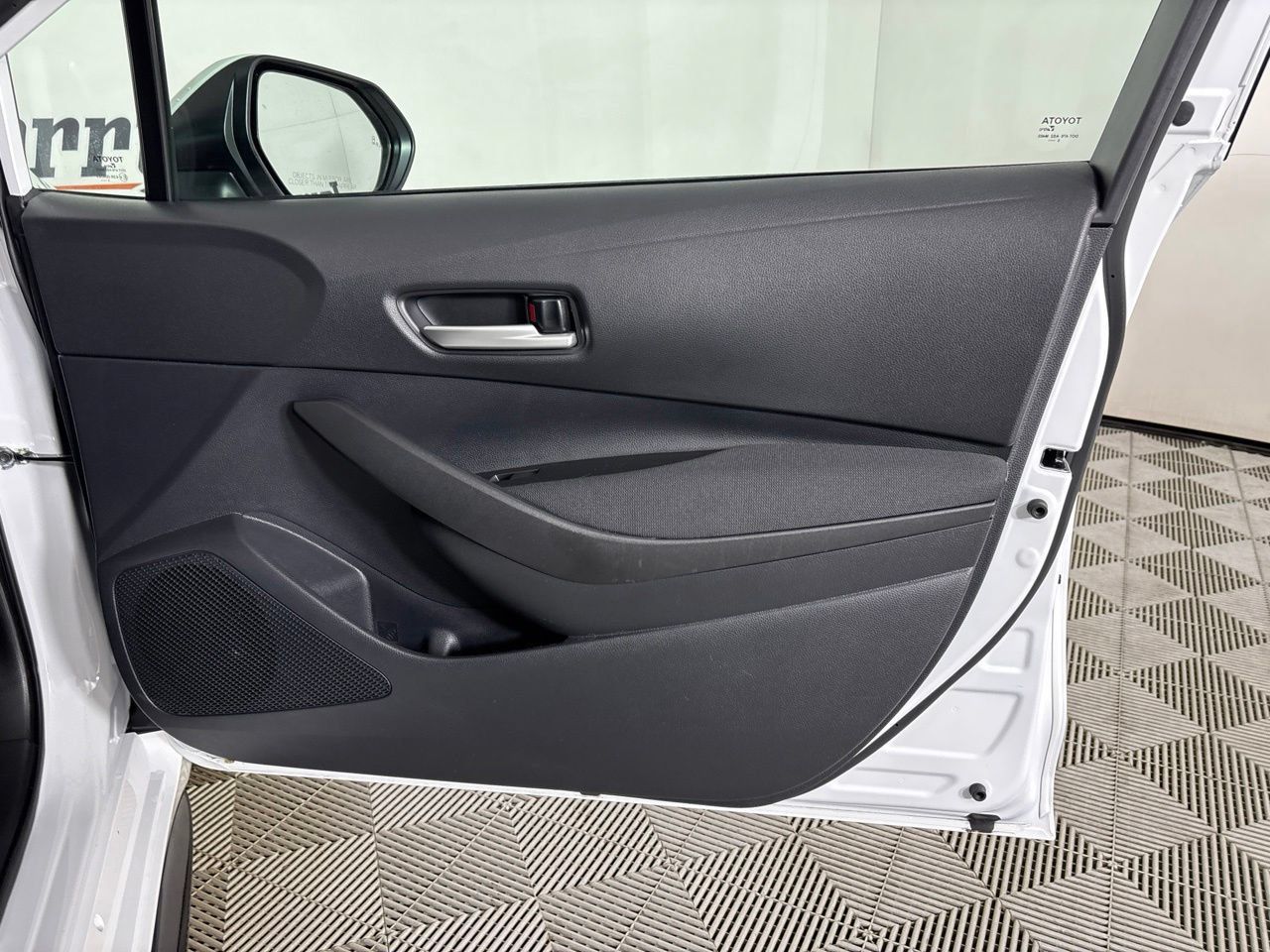 Used 2026 Toyota Corolla SE FWD image 28
