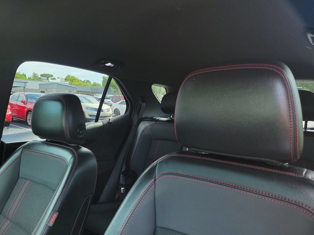 Used 2022 Chevrolet Equinox RS w/ Infotainment Package FWD image 24