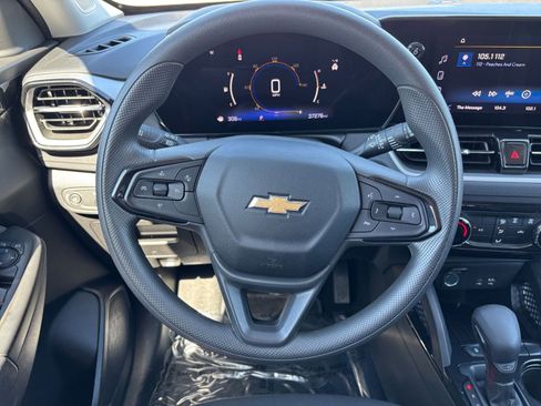 Used 2025 Chevrolet TrailBlazer LT FWD image 28
