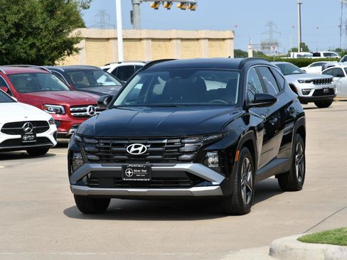 Used 2026 Hyundai Tucson SEL FWD image 2