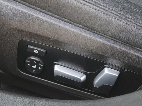 Used 2021 BMW 330i Sedan w/ Premium Package image 25