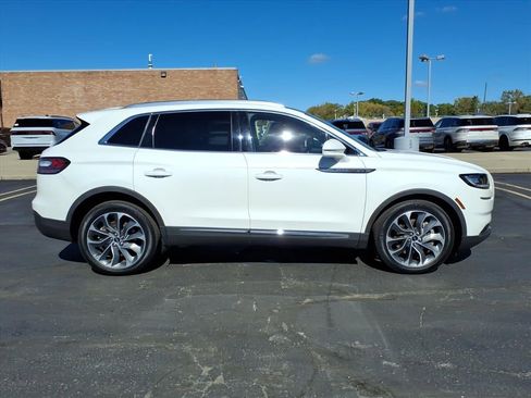 Certified 2022 Lincoln Nautilus Reserve image 30