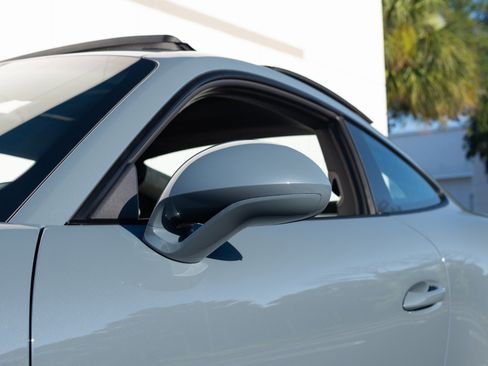 Used 2017 Porsche 911 Carrera RWD image 22