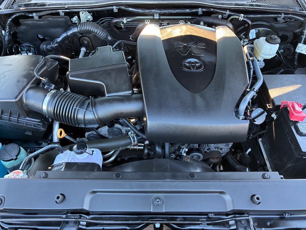 Used 2023 Toyota Tacoma SR AWD/4WD image 30