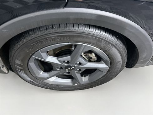 Used 2025 Kia K4 FWD image 11
