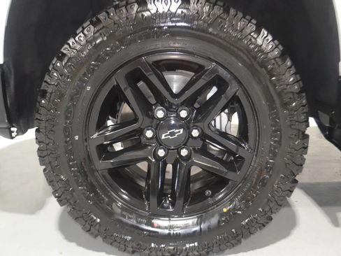 Used 2023 Chevrolet Silverado 1500 LT Trail Boss w/ Convenience Package II AWD/4WD image 12