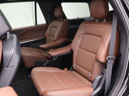Used 2025 Lincoln Navigator Reserve AWD/4WD image 12