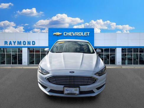 Used 2017 Ford Fusion SE FWD image 8