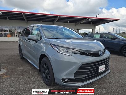 New 2025 Toyota Sienna XLE Woodland Edition