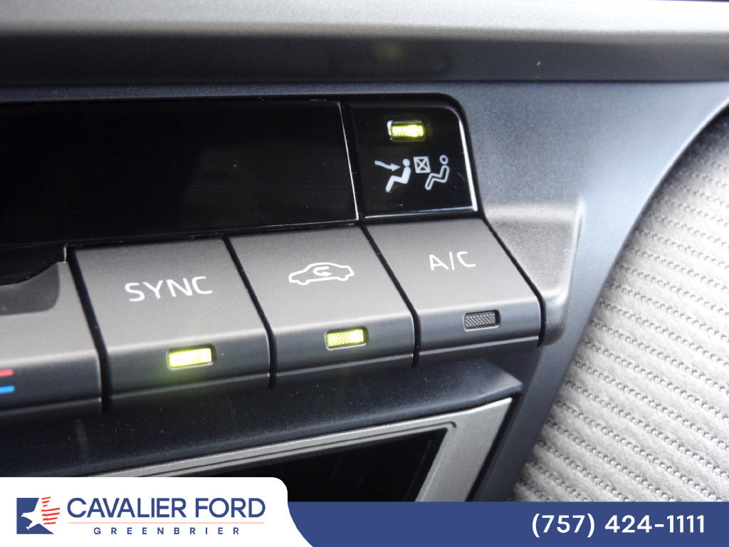 Used 2025 Toyota Camry SE FWD image 27