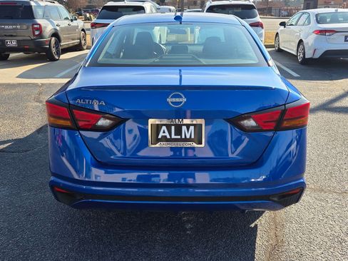 Used 2025 Nissan Altima 2.5 SV image 10
