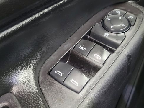 Used 2019 Chevrolet Equinox Premier FWD image 27