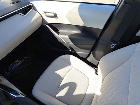 Certified 2025 Toyota Corolla Cross L image 11