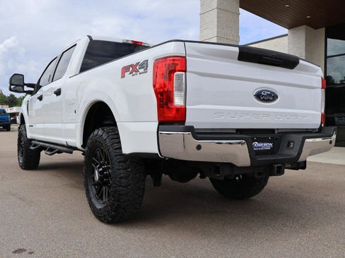 Used 2019 Ford F250 XLT w/ XLT Value Package image 3