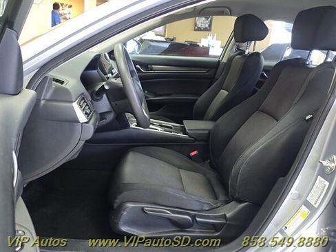 Used 2018 Honda Accord LX image 14