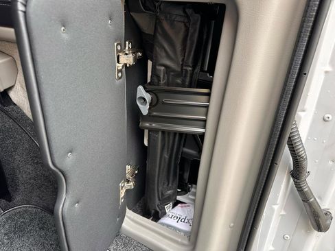 Used 2023 GMC Savana 2500 RWD image 93