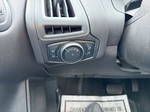 Used 2016 Ford Focus SE image 17