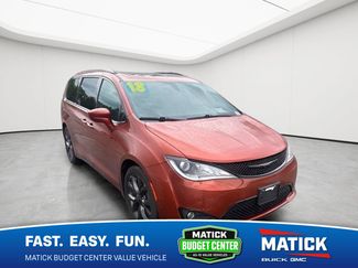 Used 2018 Chrysler Pacifica Touring-L Plus FWD video 1