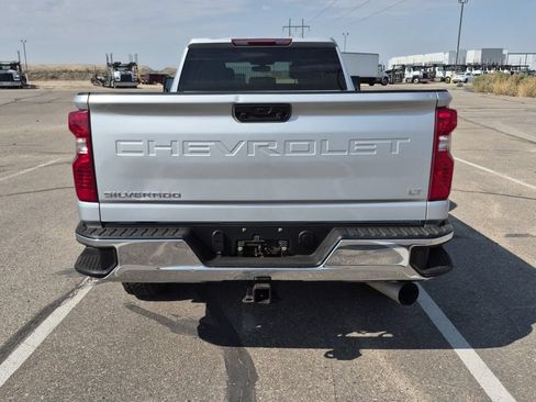 Used 2022 Chevrolet Silverado 2500 LT w/ Convenience Package AWD/4WD image 3