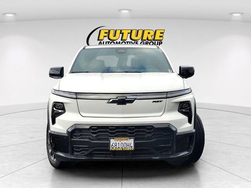 Used 2025 Chevrolet Silverado EV RST AWD/4WD image 2