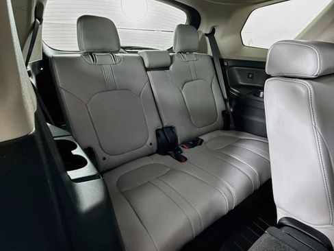 Used 2025 Honda Pilot EX-L image 27