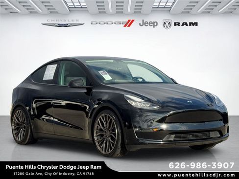 Used 2021 Tesla Model Y Long Range AWD/4WD image 1
