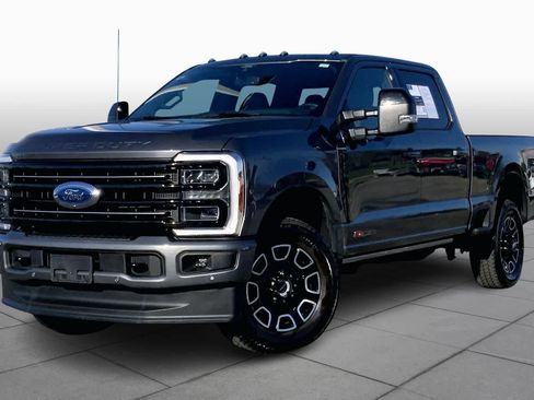 Used 2026 Ford F250 Platinum AWD/4WD image 2