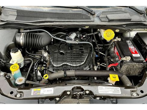 Used 2018 Dodge Grand Caravan GT FWD image 13