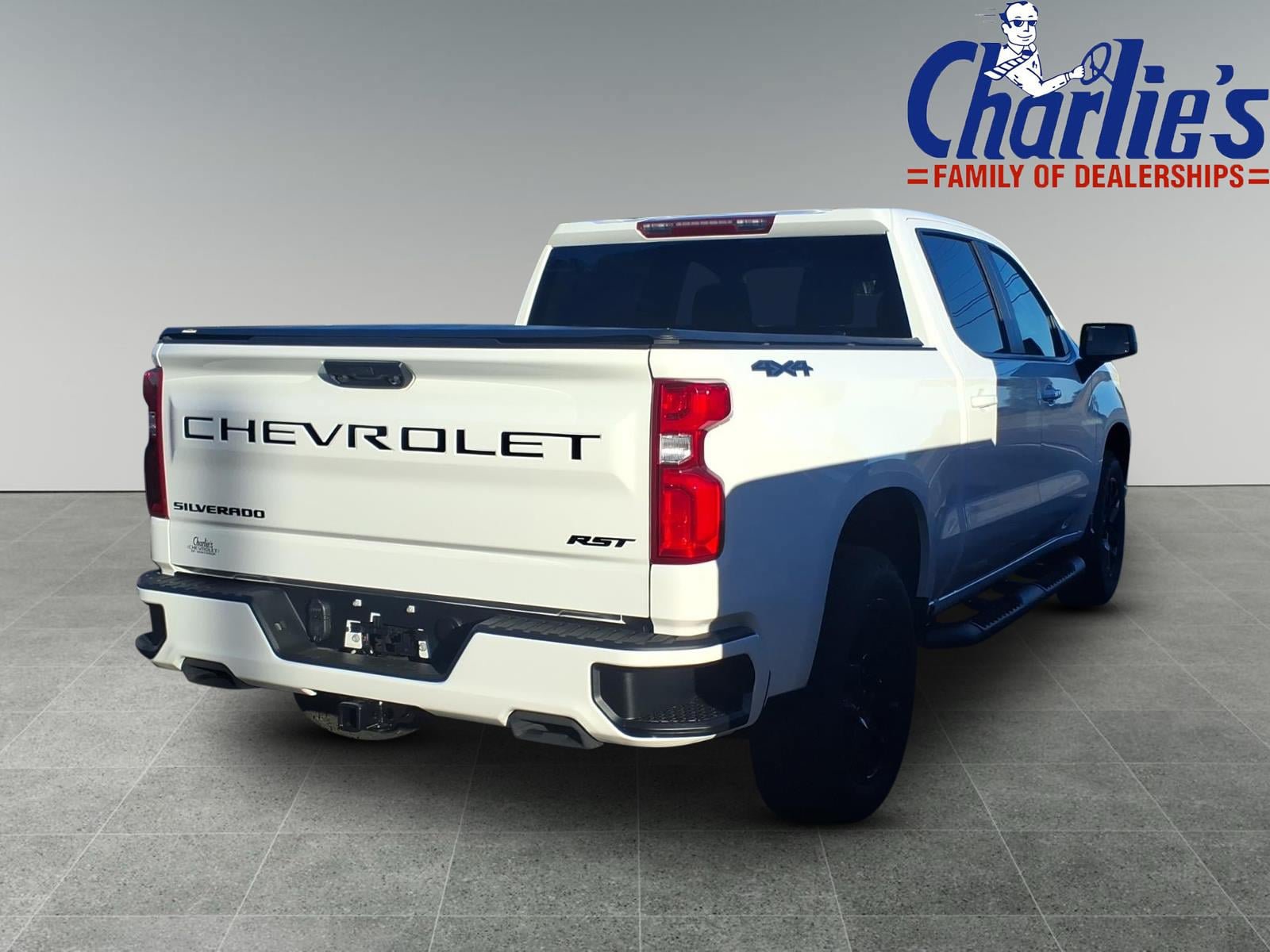 New 2026 Chevrolet Silverado 1500 RST w/ Dark Appearance Package AWD/4WD image 4