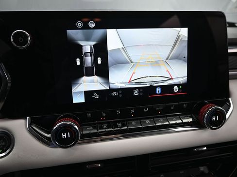 Used 2024 GMC Canyon AT4X image 35